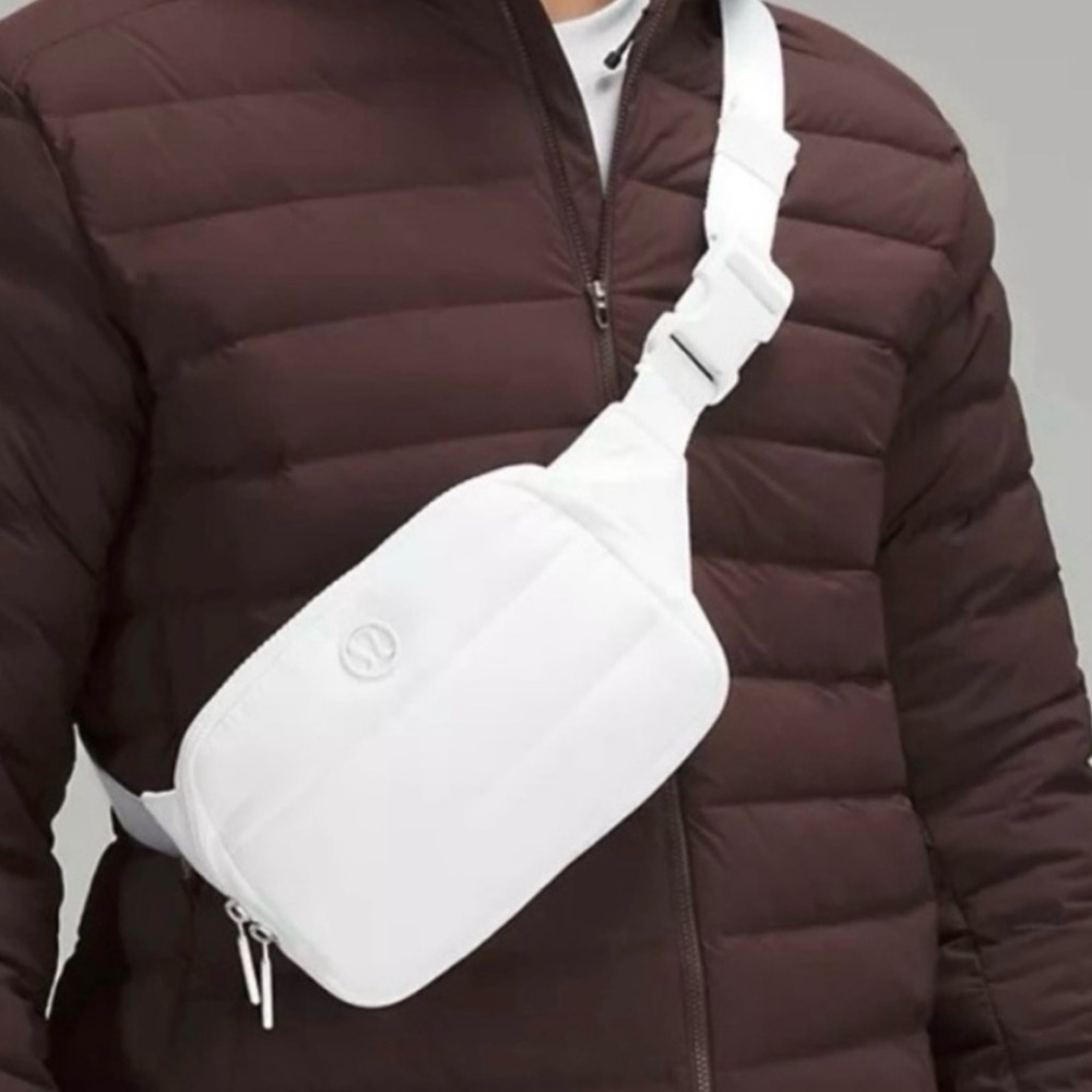 Lululemon Everywhere Belt Bag Large 2L Wunder Puff White